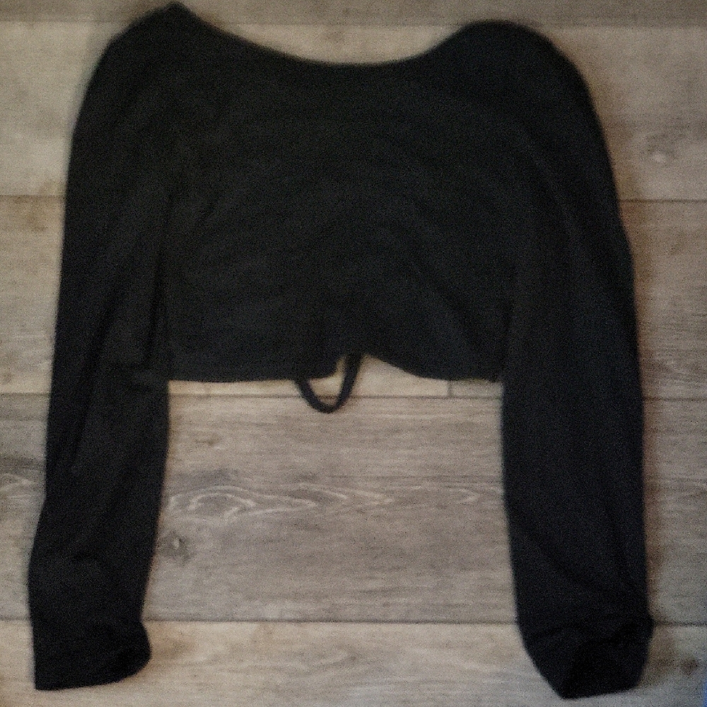 SHEIN Black Long Sleeve Crop Top